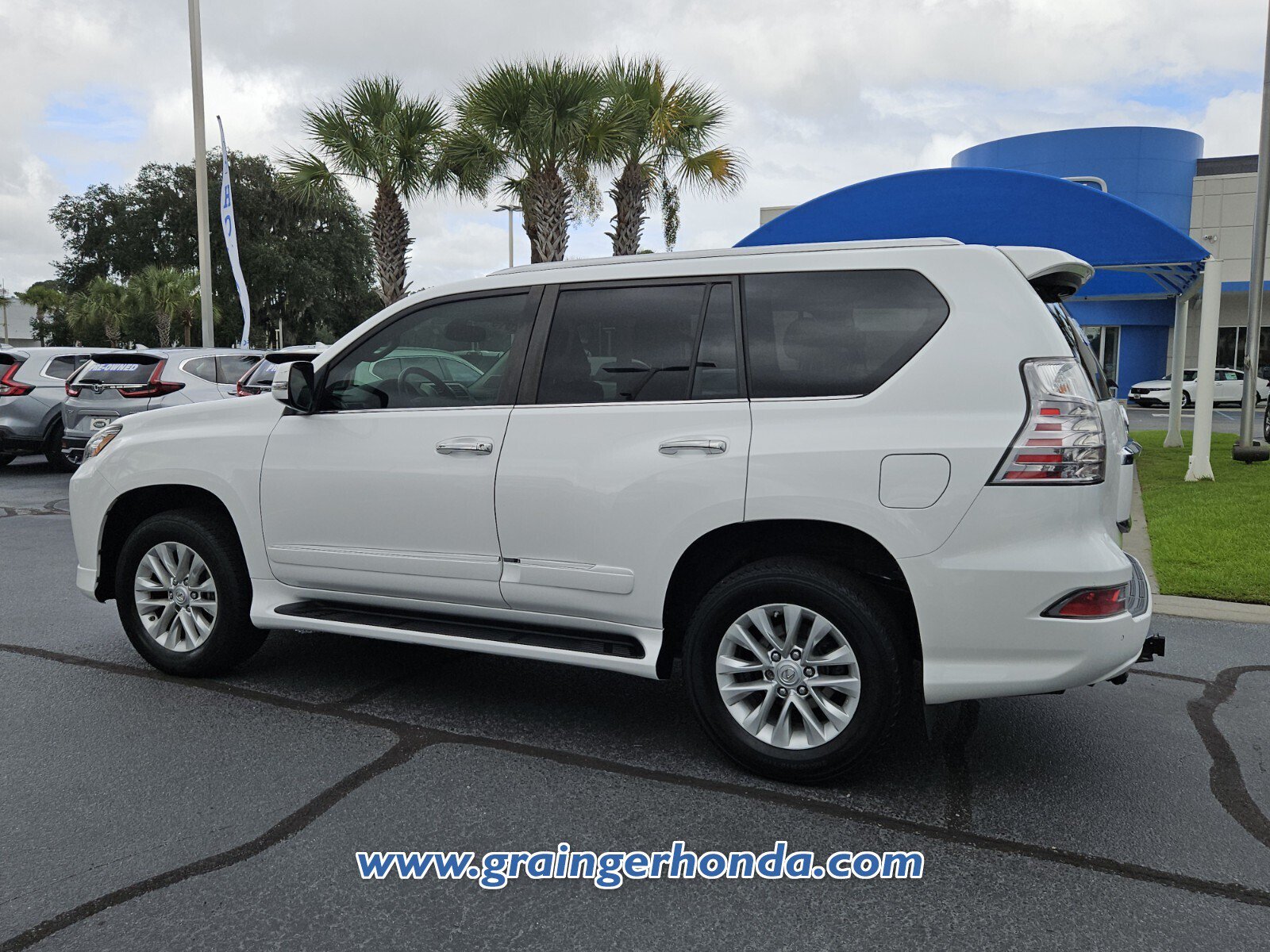 Used 2015 Lexus GX 460 w/ Premium Package AWD/4WD image 3