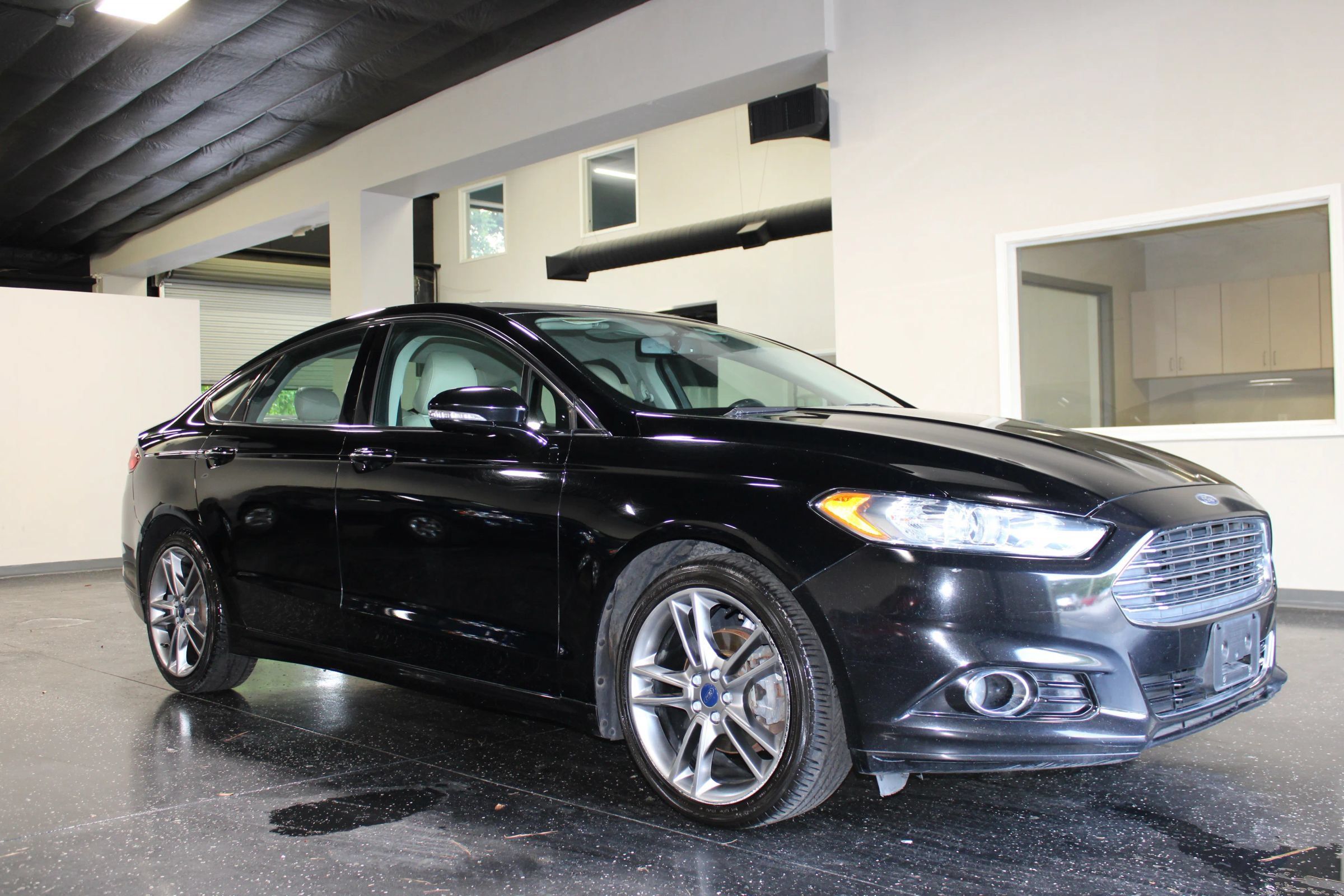 Used 2016 Ford Fusion Titanium AWD/4WD image 1