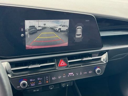 Certified 2023 Kia Niro Wave w/ Wave Preserve Package FWD image 24
