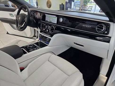 Used 2024 Rolls-Royce Ghost AWD/4WD image 29