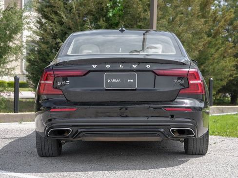 Used 2021 Volvo S60 T5 Momentum image 7