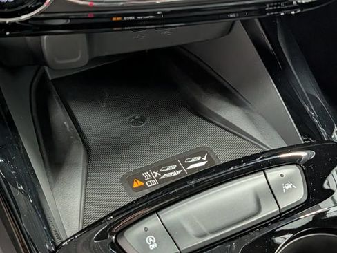 New 2026 Chevrolet Trax RS w/ Sunroof Package FWD image 26