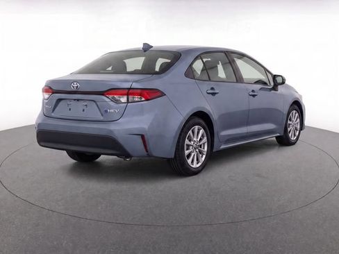 Used 2025 Toyota Corolla LE w/ LE Premium Package FWD image 6