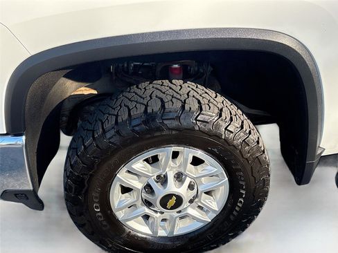 Used 2024 Chevrolet Silverado 2500 LTZ w/ LTZ Plus Package image 34