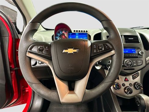 Used 2014 Chevrolet Sonic LT image 12
