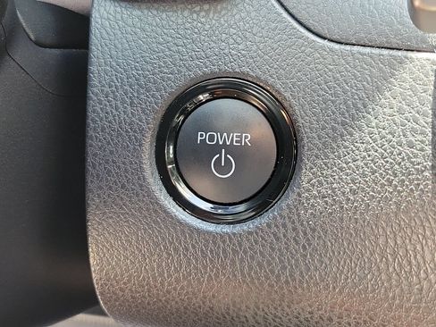 Used 2025 Toyota Camry SE FWD image 31