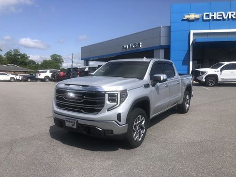 Used 2022 GMC Sierra 1500 SLT image 2