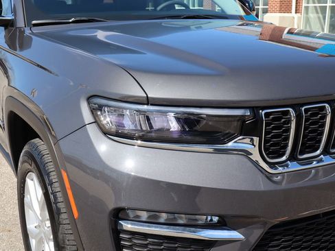 Used 2023 Jeep Grand Cherokee Limited image 5