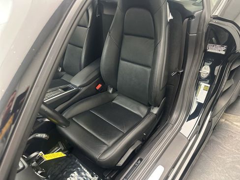 Used 2019 Porsche 718 Cayman image 9