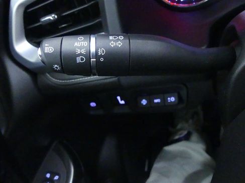 Used 2020 GMC Acadia SLT w/ Driver Alert Package II image 14