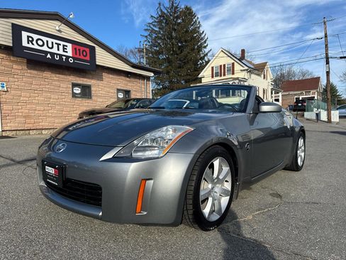Used 2004 Nissan 350Z Touring image 1