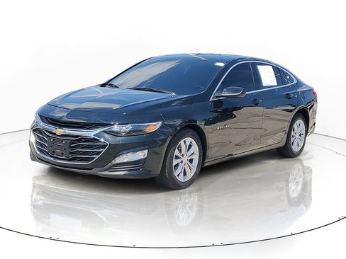 Used 2024 Chevrolet Malibu LT FWD image 2