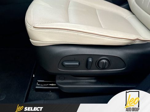 Used 2024 Buick Encore GX Avenir w/ Avenir Convenience Package FWD image 22