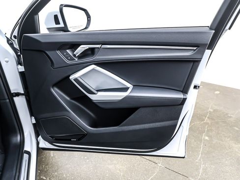 Used 2025 Audi Q3 2.0T Premium Plus w/ Premium Plus Package image 25