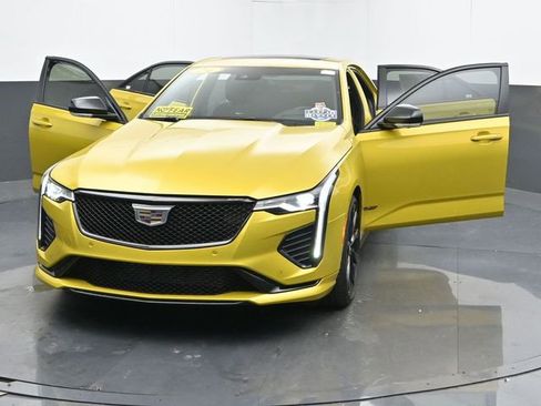 Used 2024 Cadillac CT4 V w/ LPO, ONYX Package image 53