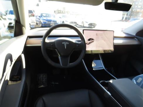 Used 2020 Tesla Model Y Long Range image 7