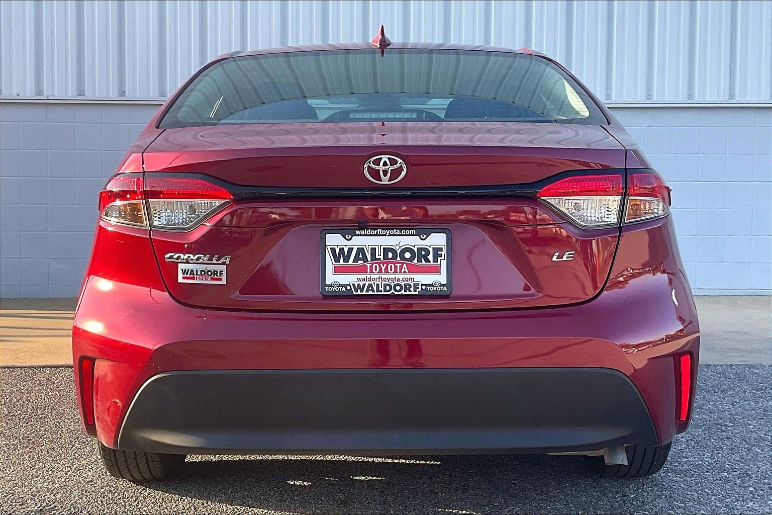 Used 2025 Toyota Corolla LE FWD image 5