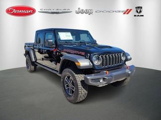 New 2026 Jeep Gladiator Mojave video 1