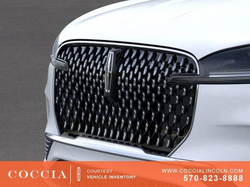 New 2026 Lincoln Aviator Premiere image 17
