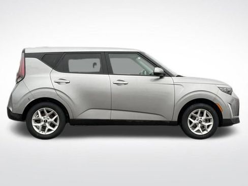 Used 2024 Kia Soul LX w/ Option Group 015 image 9
