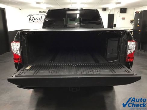 Used 2019 Nissan Titan PRO-4X w/ Pro-4x Convenience Package AWD/4WD image 12