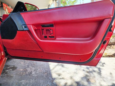 Used 1992 Chevrolet Corvette Convertible image 26