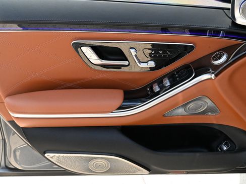 Used 2023 Mercedes-Benz Maybach S 680 4MATIC w/ Manufaktur Leather Package image 19