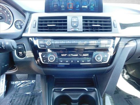 Used 2017 BMW 330i xDrive Sedan AWD/4WD image 22