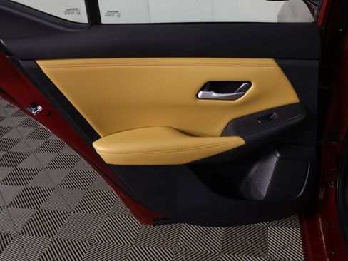 Used 2021 Nissan Sentra SV w/ SV Premium Package image 25