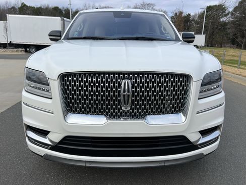 Used 2020 Lincoln Navigator Reserve w/ Luxury Package image 4