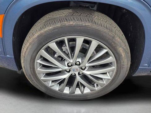 Used 2026 Buick Enclave Avenir w/ Super Cruise Package FWD image 9