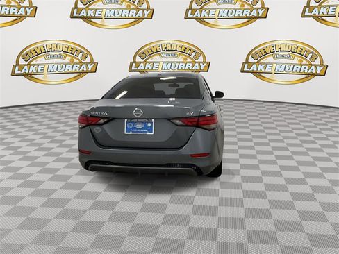 Used 2022 Nissan Sentra SV image 2