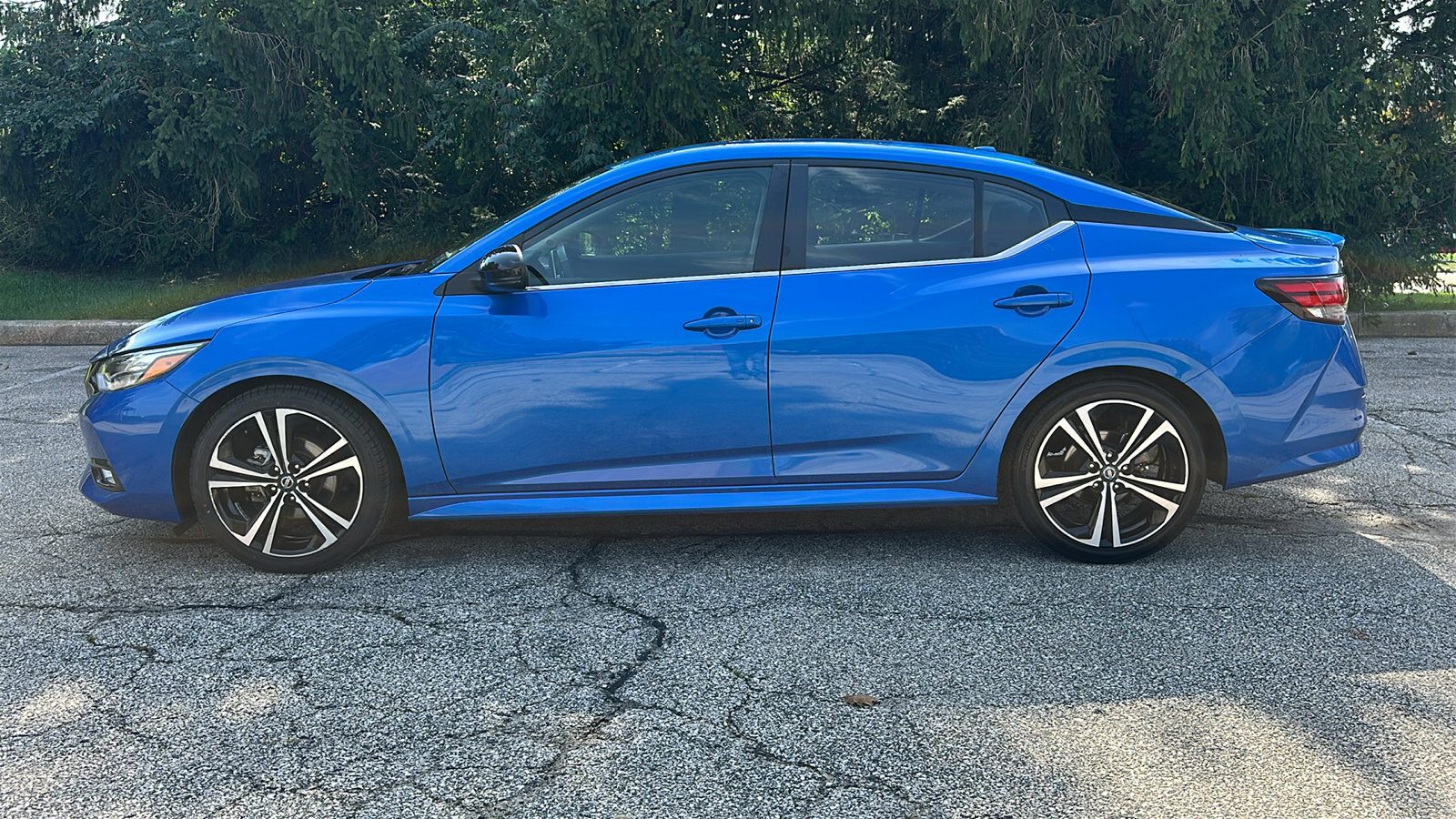 Certified 2023 Nissan Sentra SR w/ Electronics Package FWD image 28