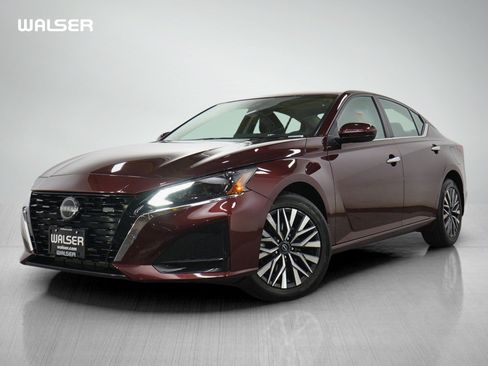 Used 2023 Nissan Altima 2.5 SV w/ SV Premium Package AWD/4WD image 1