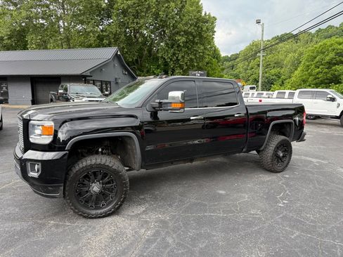 Used 2016 GMC Sierra 2500 Denali w/ Duramax Plus Package AWD/4WD image 10