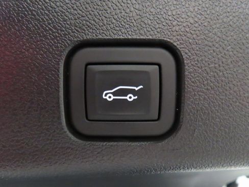 Used 2025 Chevrolet Traverse Z71 image 42