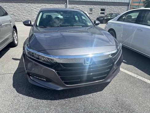 Used 2018 Honda Accord Touring image 4