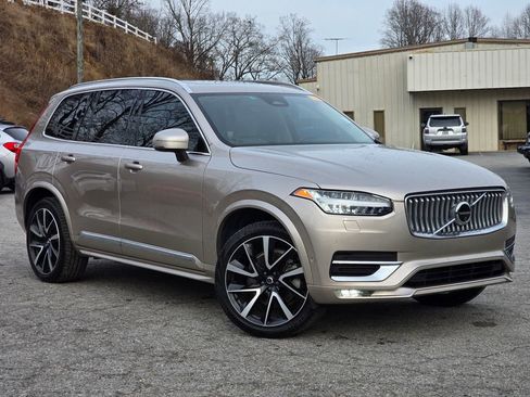 Used 2024 Volvo XC90 B6 Plus w/ Protection Package Premier image 12