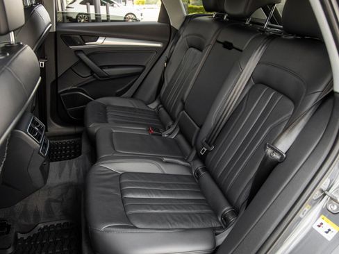 Used 2018 Audi Q5 2.0T Premium Plus w/ Premium Plus Package image 35