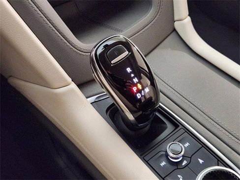 Used 2021 Cadillac XT6 Premium Luxury image 20