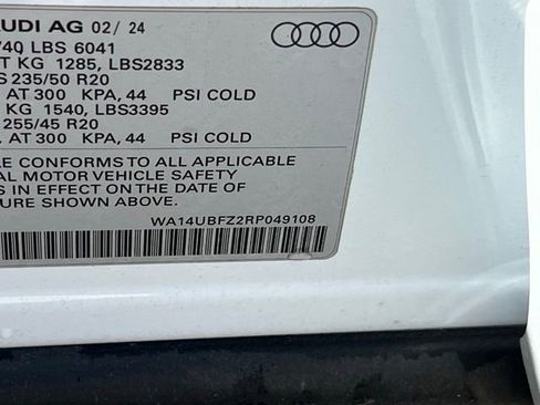 Used 2024 Audi Q4 e-tron Prestige AWD/4WD image 38