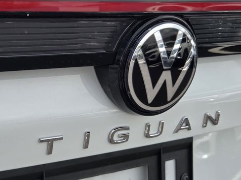 New 2026 Volkswagen Tiguan SEL R-Line AWD/4WD image 15