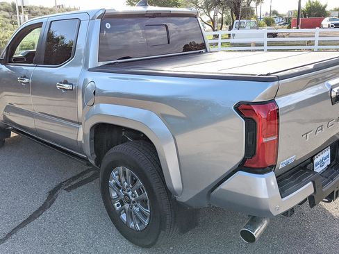 Used 2024 Toyota Tacoma Limited w/ Limited Package (LT) AWD/4WD image 4
