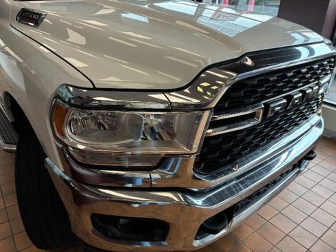 Used 2024 RAM 2500 Big Horn w/ Off Road Package AWD/4WD image 2