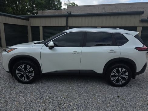 Used 2023 Nissan Rogue SV w/ SV Premium Package AWD/4WD image 3