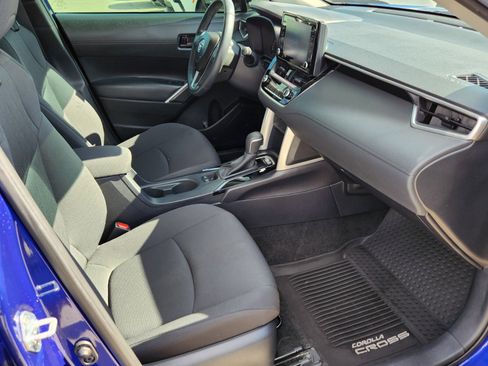 Certified 2022 Toyota Corolla Cross LE image 11