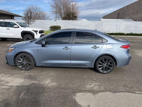 Used 2025 Toyota Corolla SE image 8