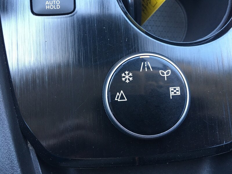 Used 2023 Nissan Rogue S AWD/4WD image 10