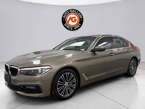 Used 2018 BMW 540i xDrive image 3