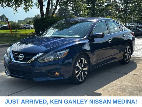 Used 2017 Nissan Altima 2.5 SR FWD image 7